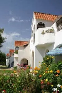 מלון Gardens